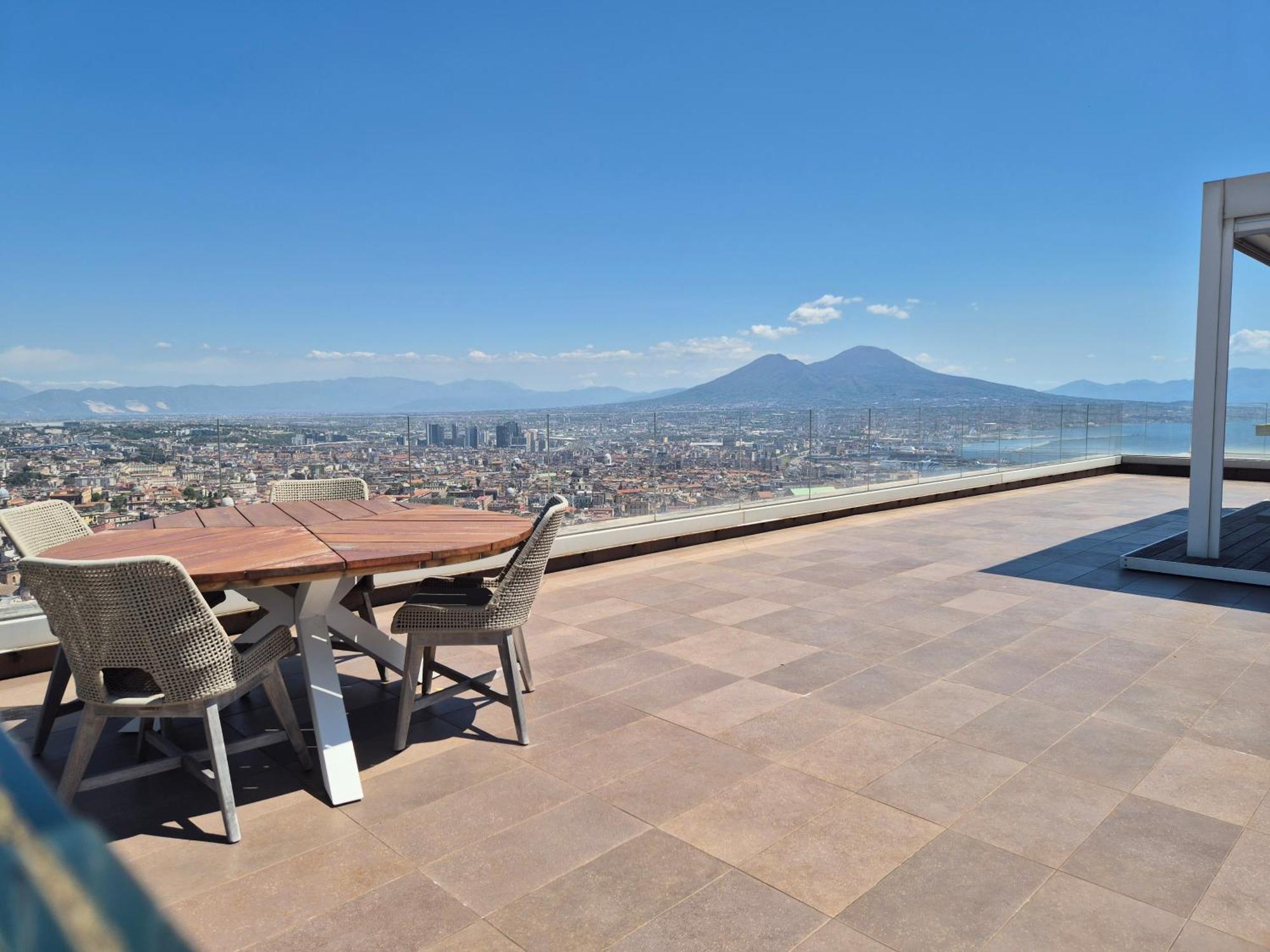 Terrazza Manu - Loft Suspended Over The City-Vomero Napels Buitenkant foto
